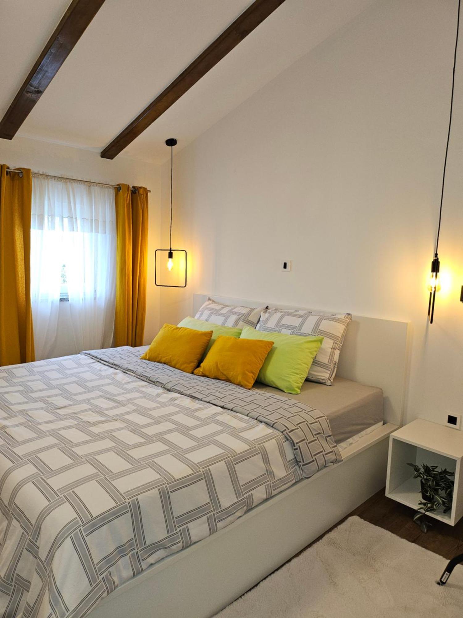 Apartman Pojine Gabonjin Exterior photo