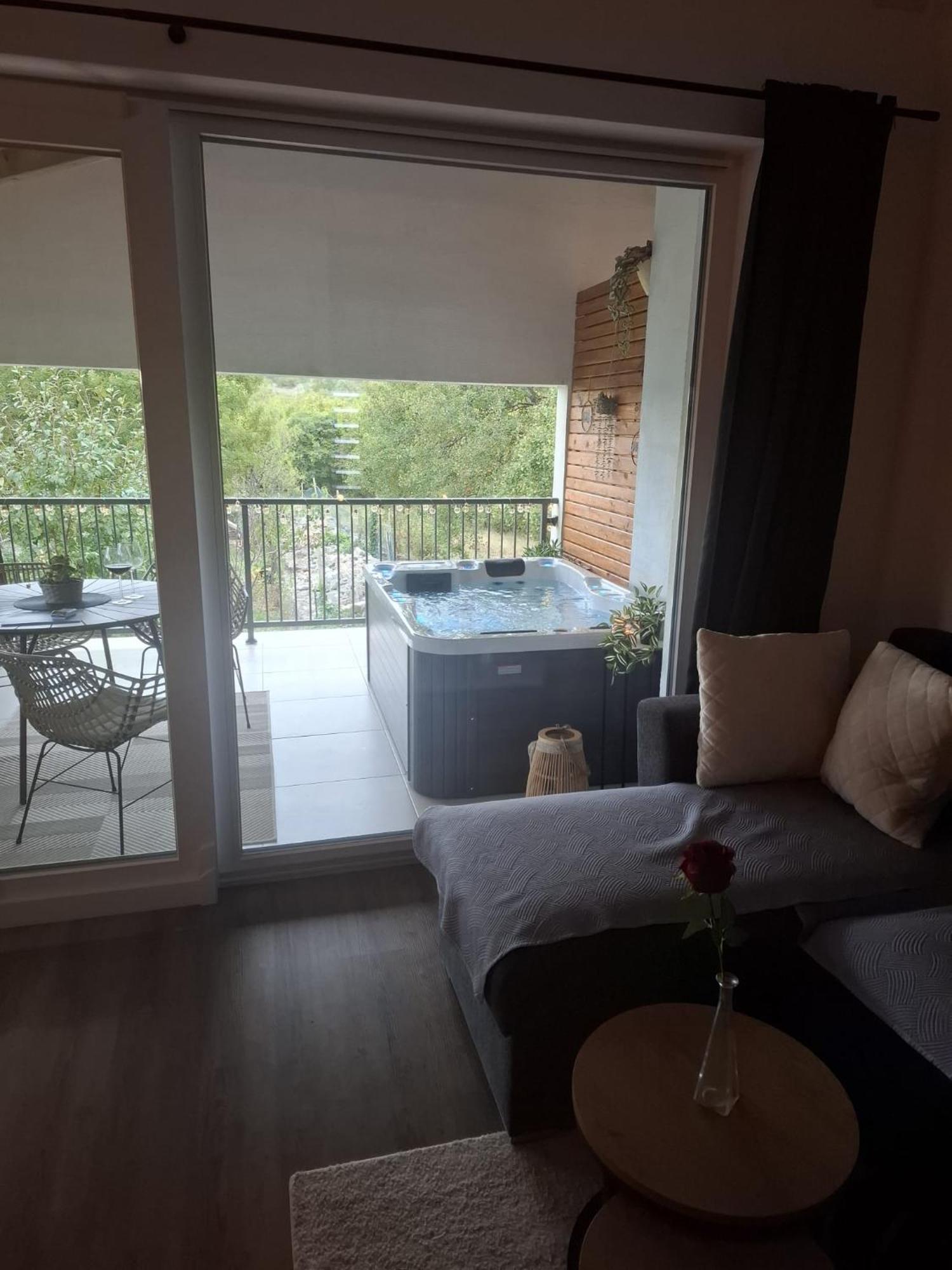 Apartman Pojine Gabonjin Exterior photo